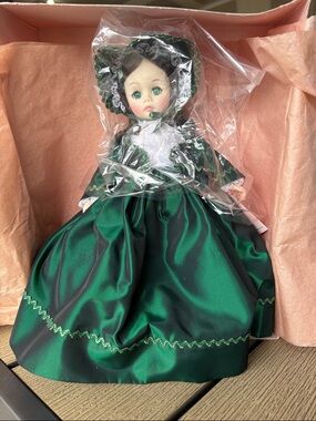 Madame Alexander Blue Floral Pattern Doll Box with Pink Label